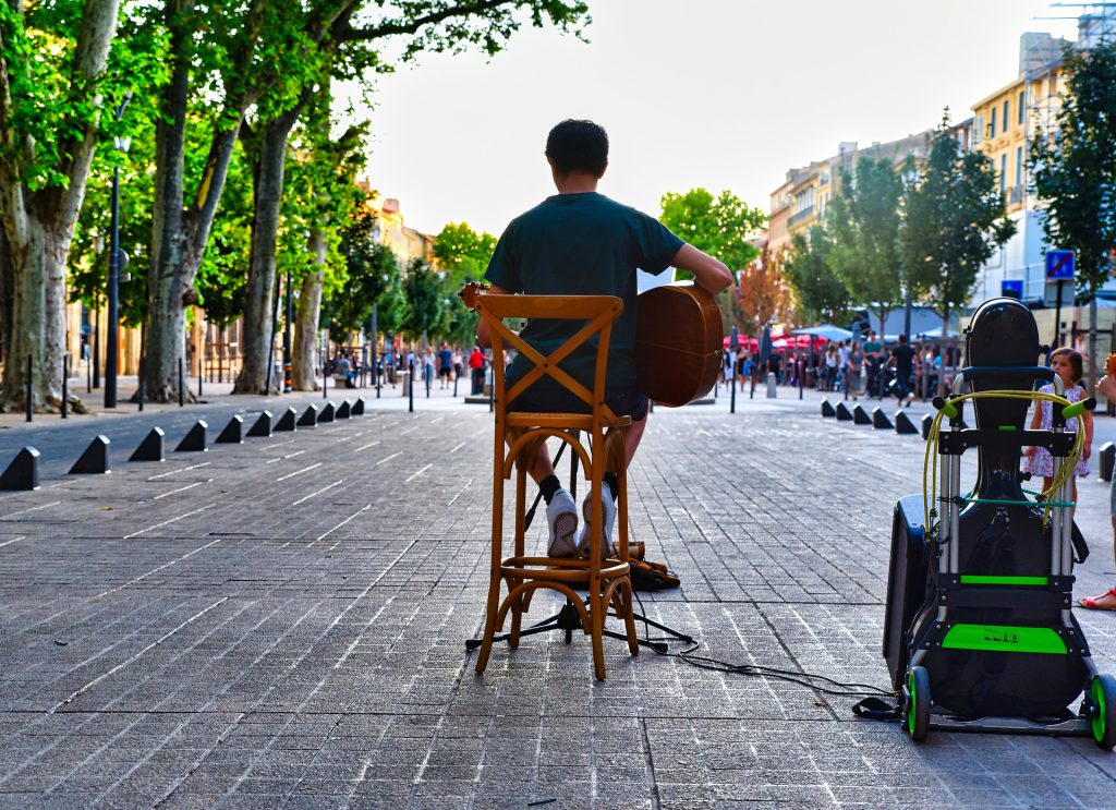 busking performer